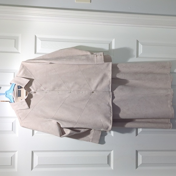 Relativity Woman Suit Tan Faux Suede 2 pc Suit Maxi Skirt & Button Up Top 1X - Picture 1 of 11